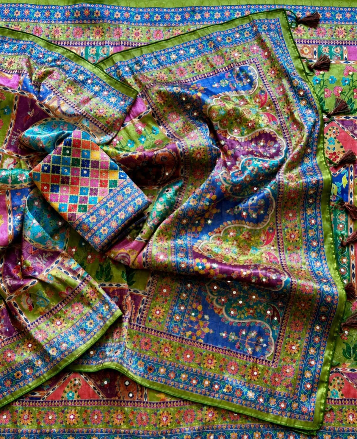 Soft Georgette Colorful Threads Work Saree (Coloring)