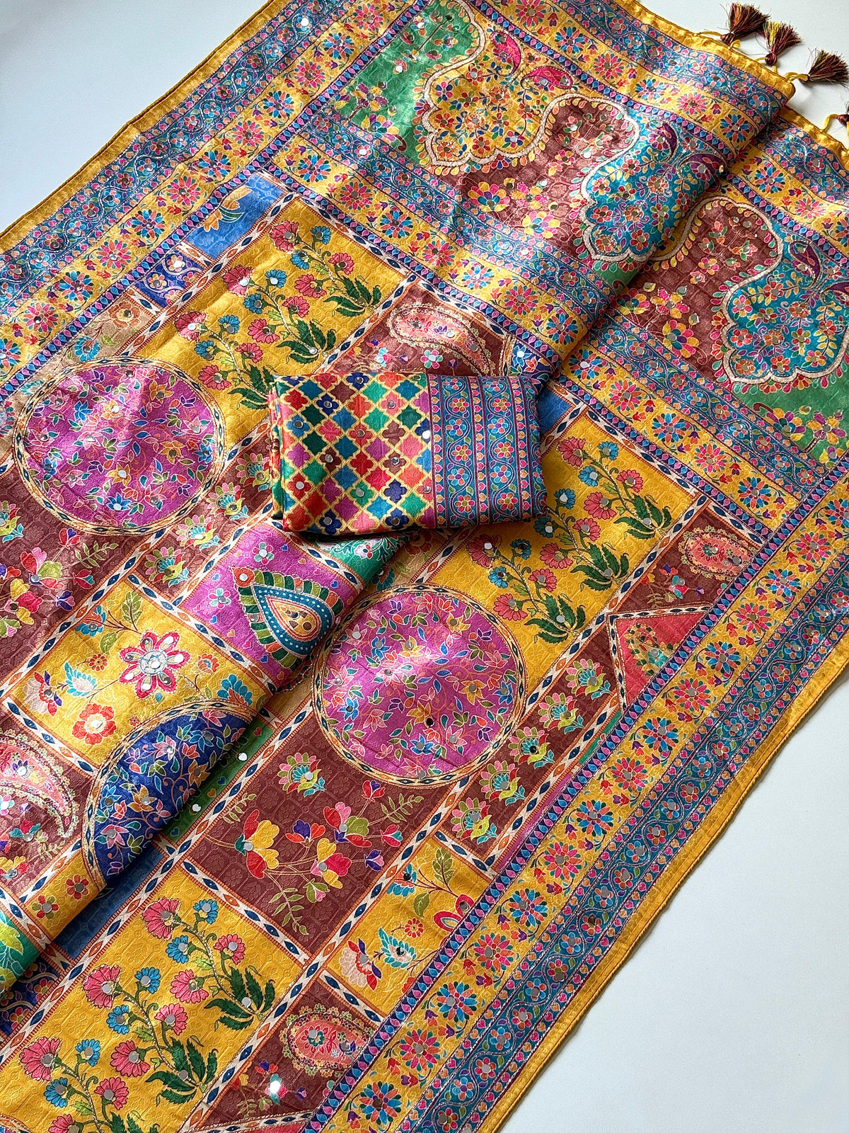 Soft Georgette Colorful Threads Work Saree (Coloring)