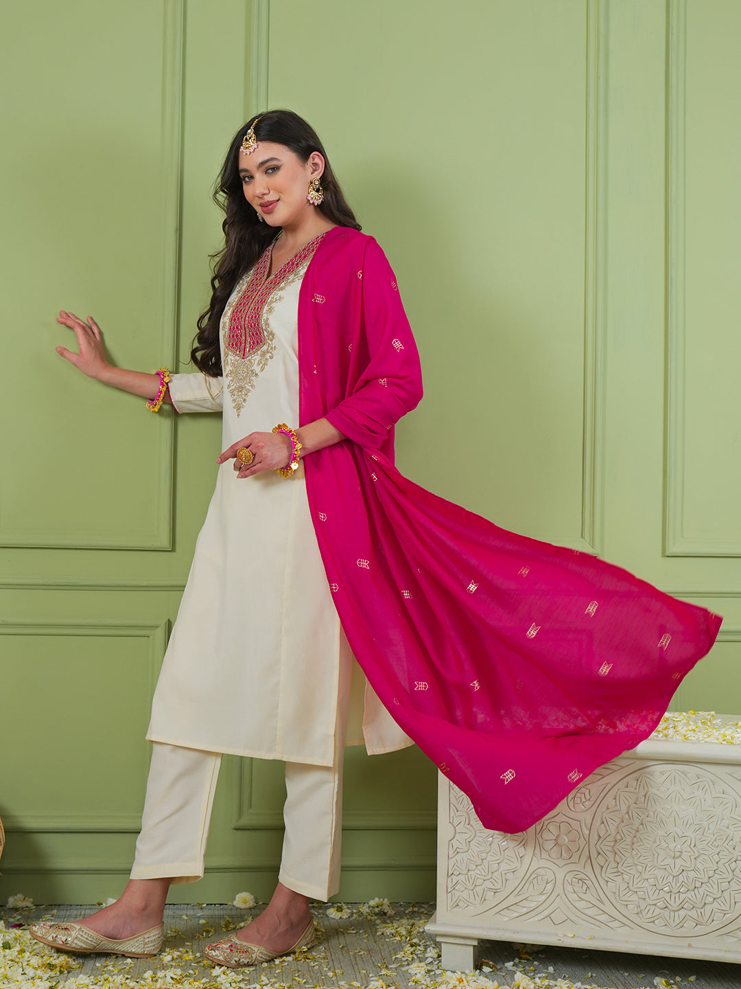 WOMEN'S HEAVY SIMER GOLD SILK KURTI, PANT & DUPPATA SET'S*