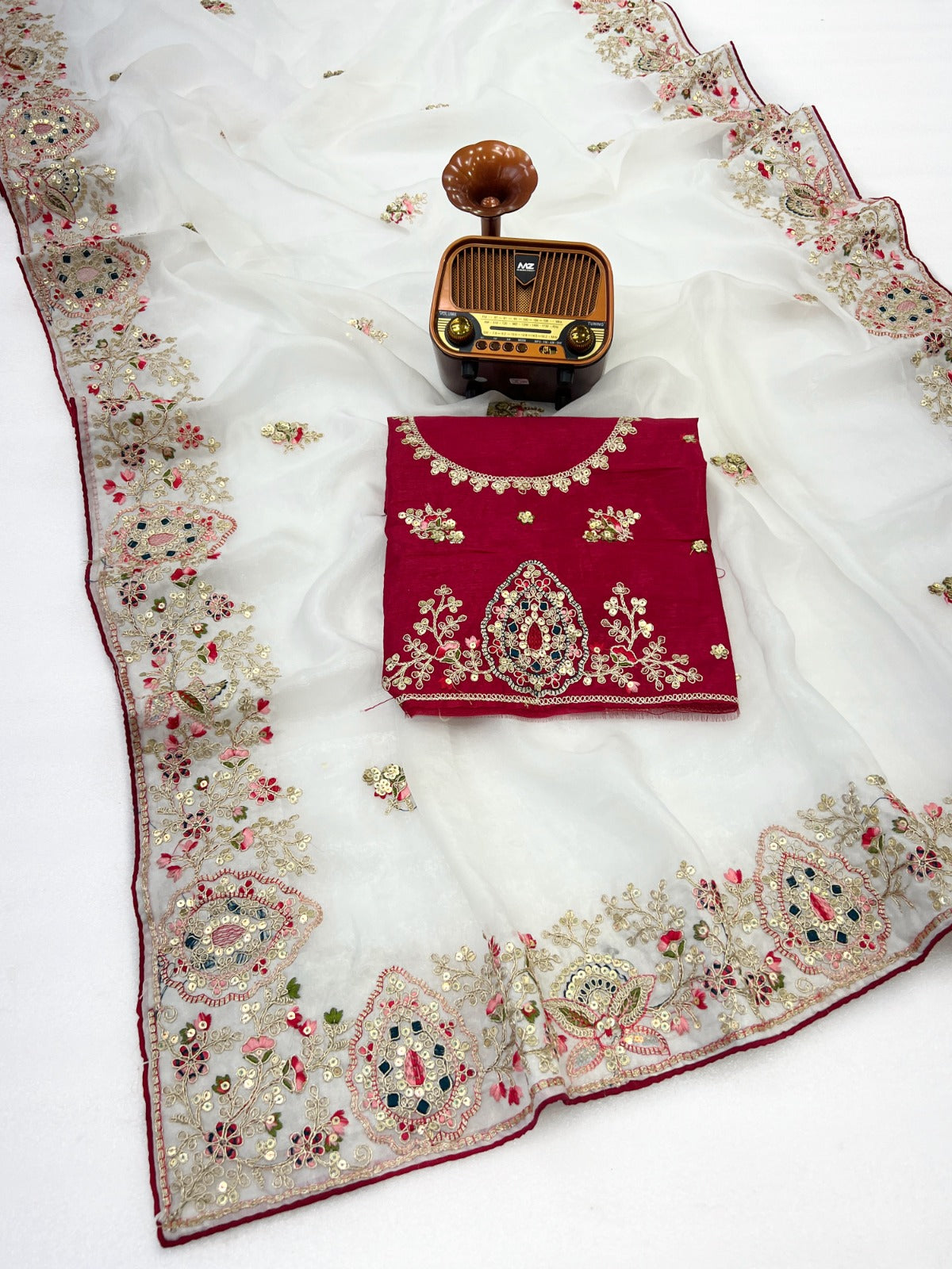 Fabric Soft Fandy Sattin Silk Fabric With Multi Thread Embroidery Coding Sequence With Dori Paiping